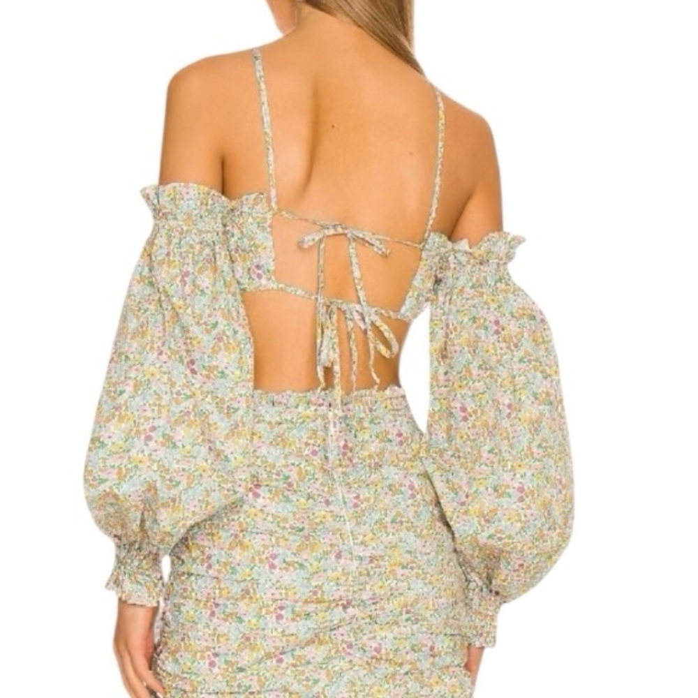 ✨ NWT For Love & Lemons Raleigh Detachable Sleeve Crop Top Size Small✨ - Picture 3 of 8